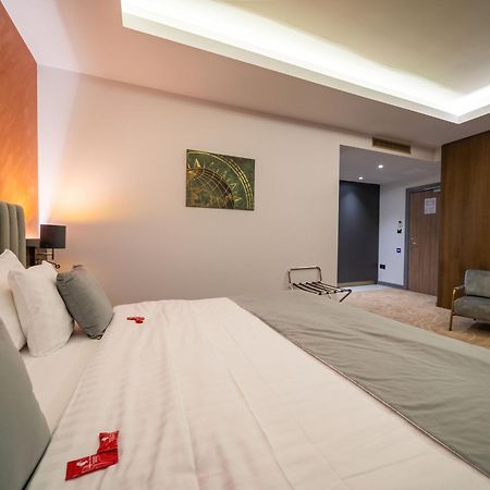 Atlas Hotel Timişoara Extérieur photo