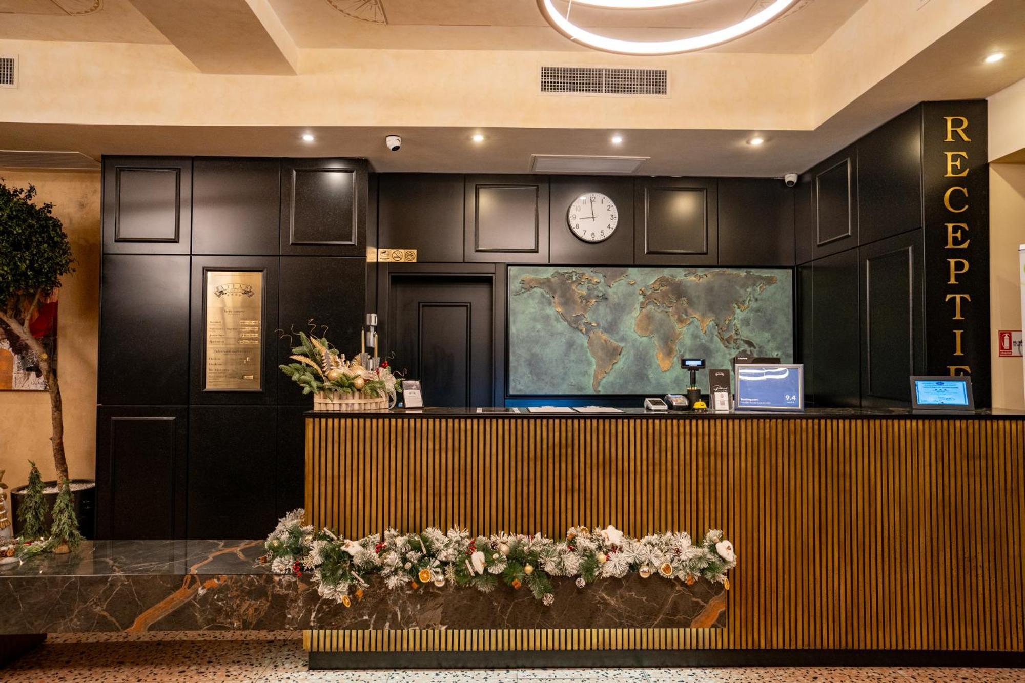 Atlas Hotel Timişoara Extérieur photo
