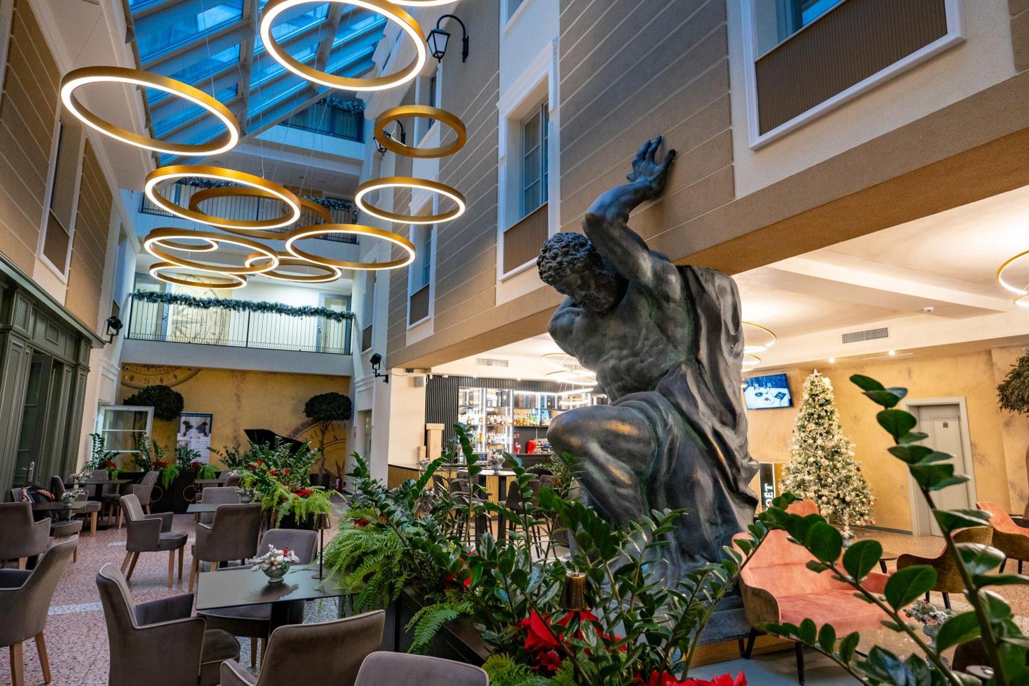 Atlas Hotel Timişoara Extérieur photo