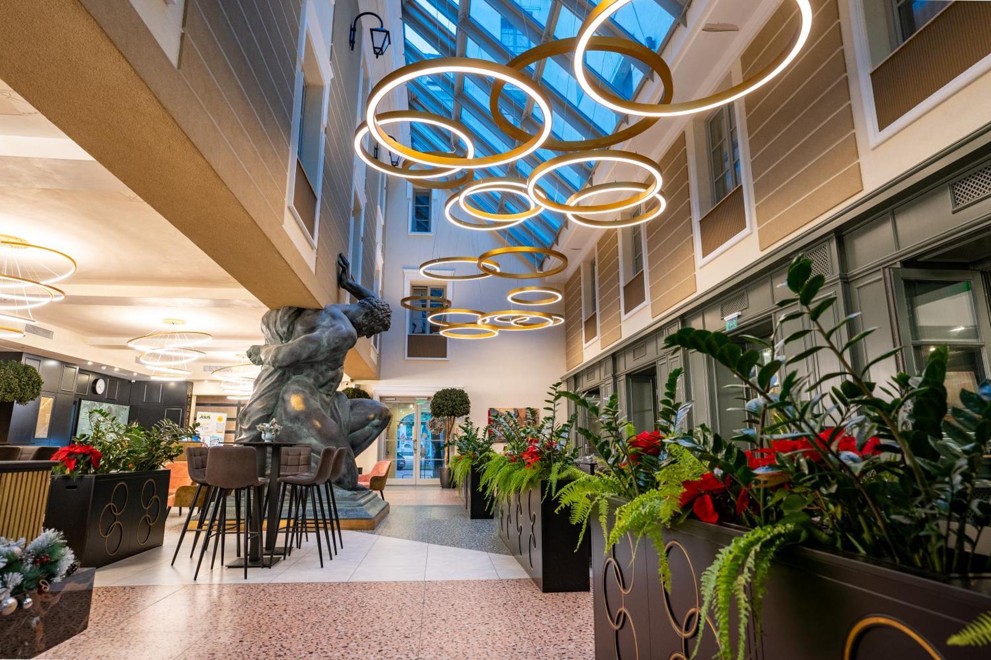 Atlas Hotel Timişoara Extérieur photo