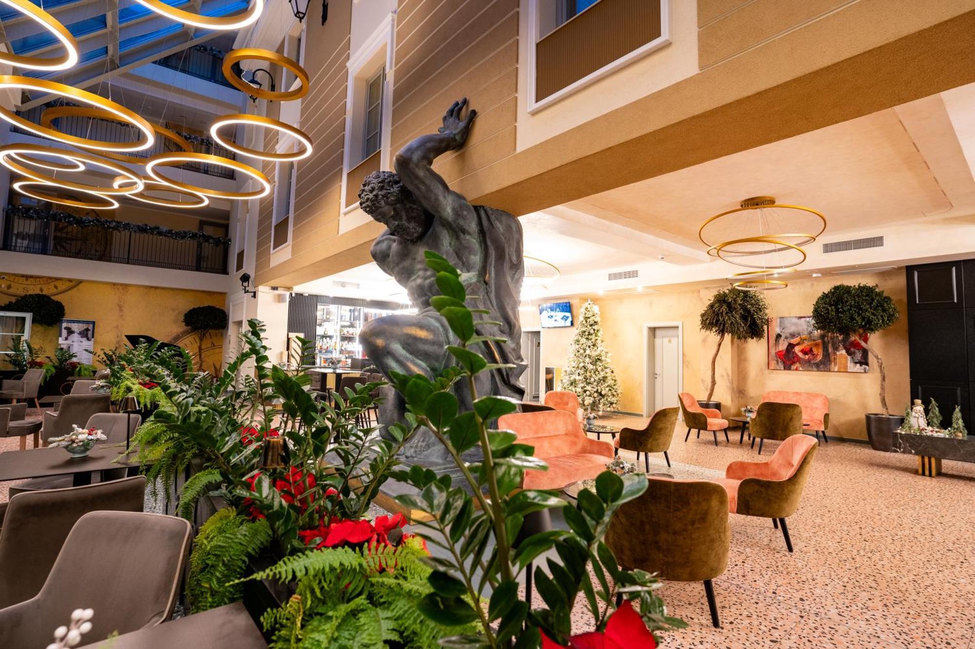 Atlas Hotel Timişoara Extérieur photo